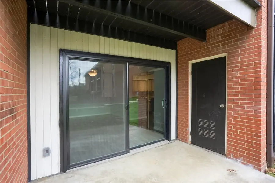 1200 College Park Dr #2, Coraopolis, PA 15108 - #2