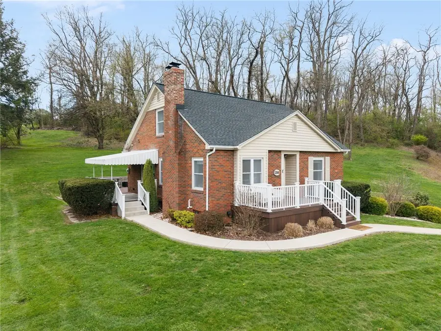 1395 Peterson Dr, Clairton, PA 15025 - #3