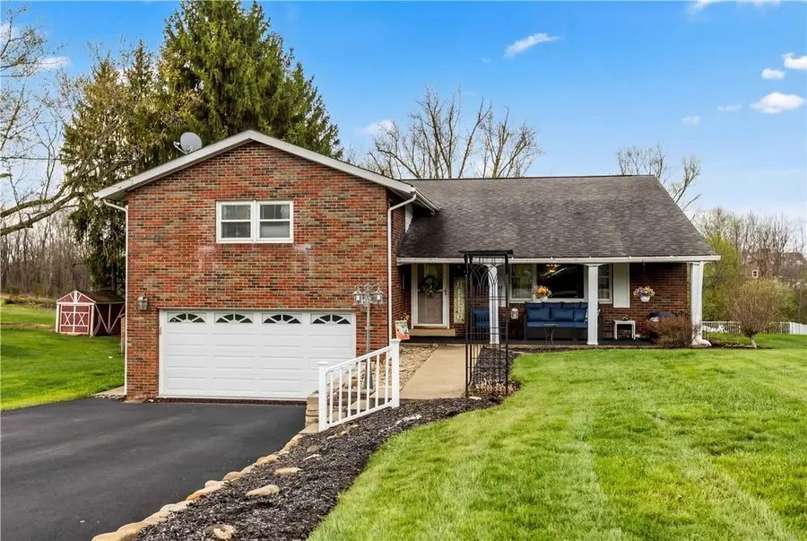 605 Davidson Dr, Rochester, PA 15074 - #2