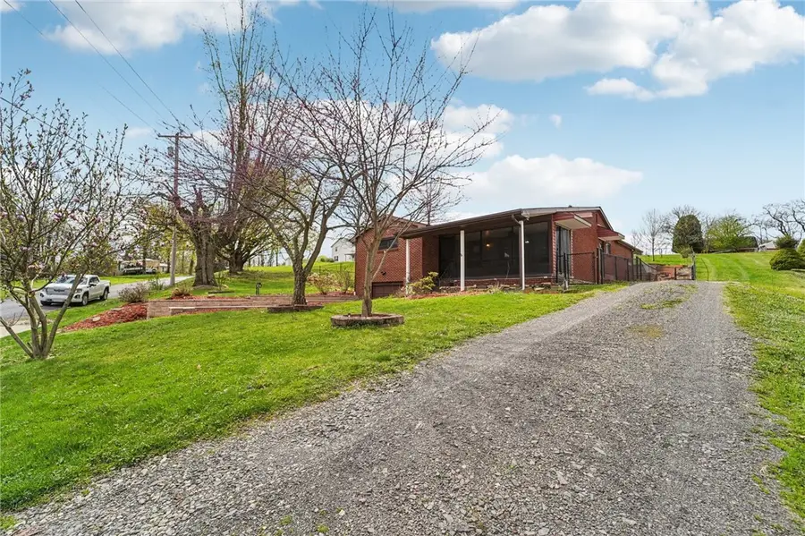 644 Grange Dr, Apollo, PA 15613 - #2