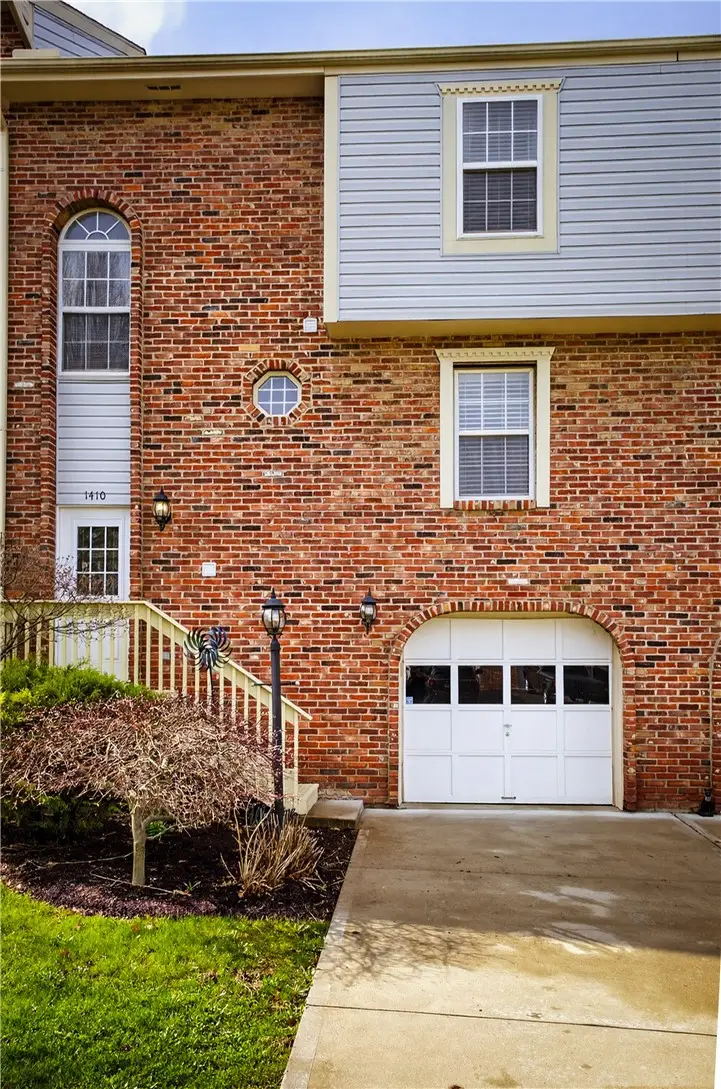 1410 Yorktown Dr, Lawrence, PA 15055 - #3