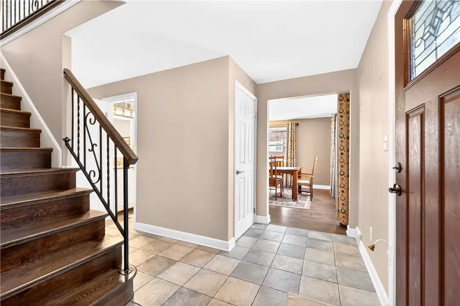 171 Greenlea Dr, Coraopolis, PA 15108 - #2