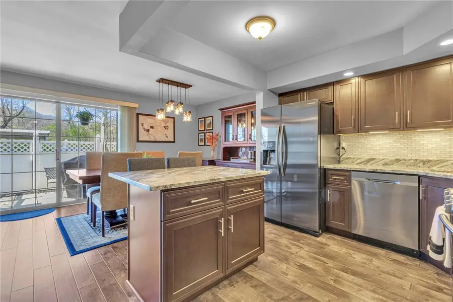 610 Maple Ln #1, Sewickley, PA 15143 - #2