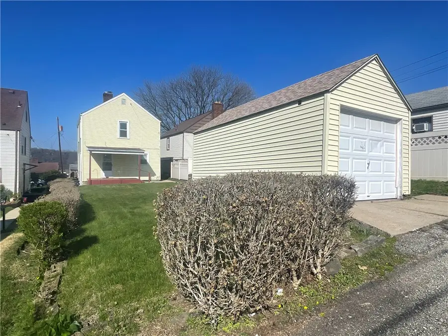 1610 Taylor Ave, New Kensington, PA 15068 - #3