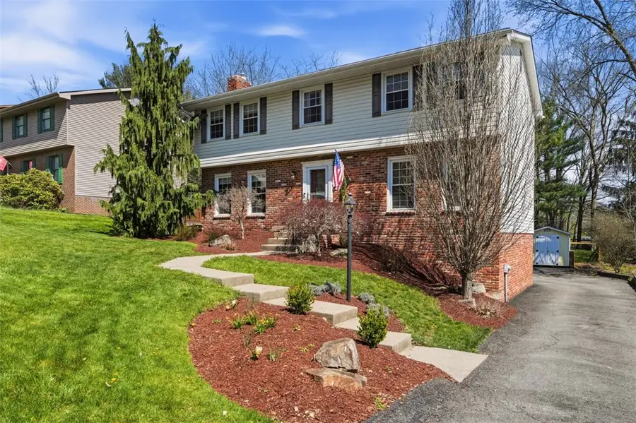 1124 Dana Dr, Bethel Park, PA 15102 - #2