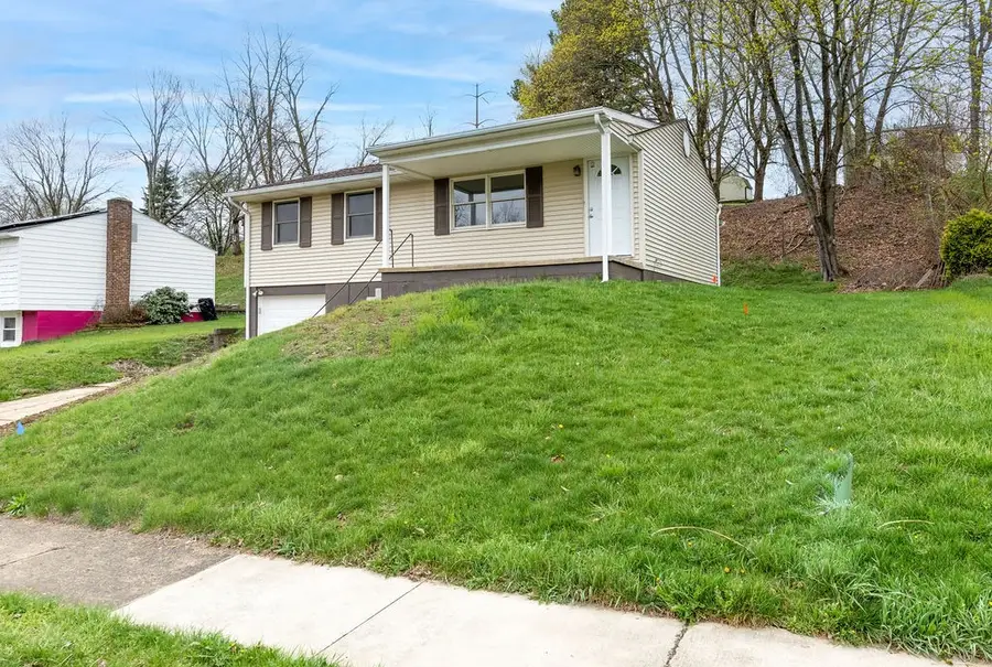 3272 Bradbury Dr, Aliquippa, PA 15001 - #3