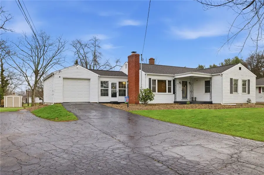 413 Summit View Dr, New Castle, PA 16105 - #2