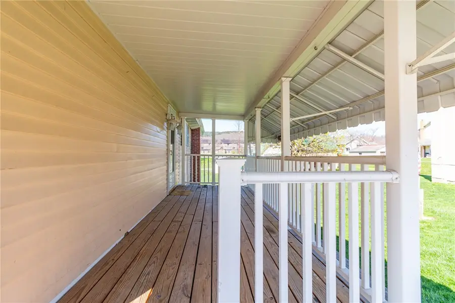 323 Indiana Ave, Avonmore, PA 15618 - #2