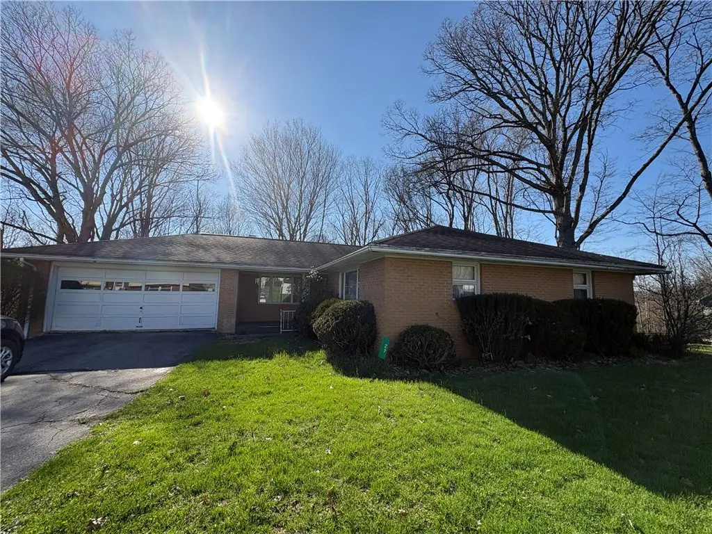 27 Charles St, Punxsutawney, PA 15767 - #1