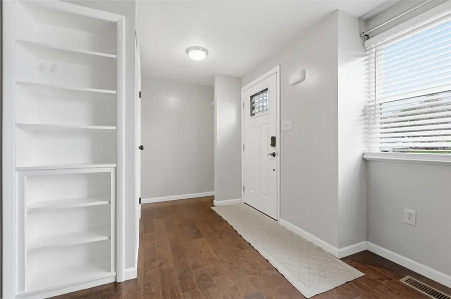 758 Wheatland Cir, Bridgeville, PA 15017 - #2