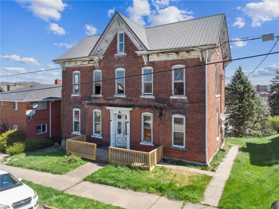 37 Division St, Greensburg, PA 15601 - #2