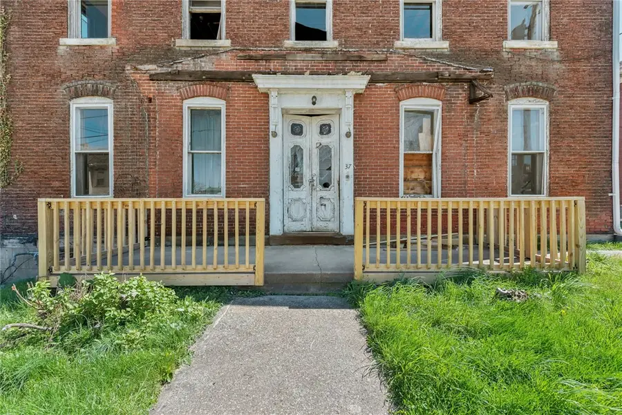 37 Division St, Greensburg, PA 15601 - #3