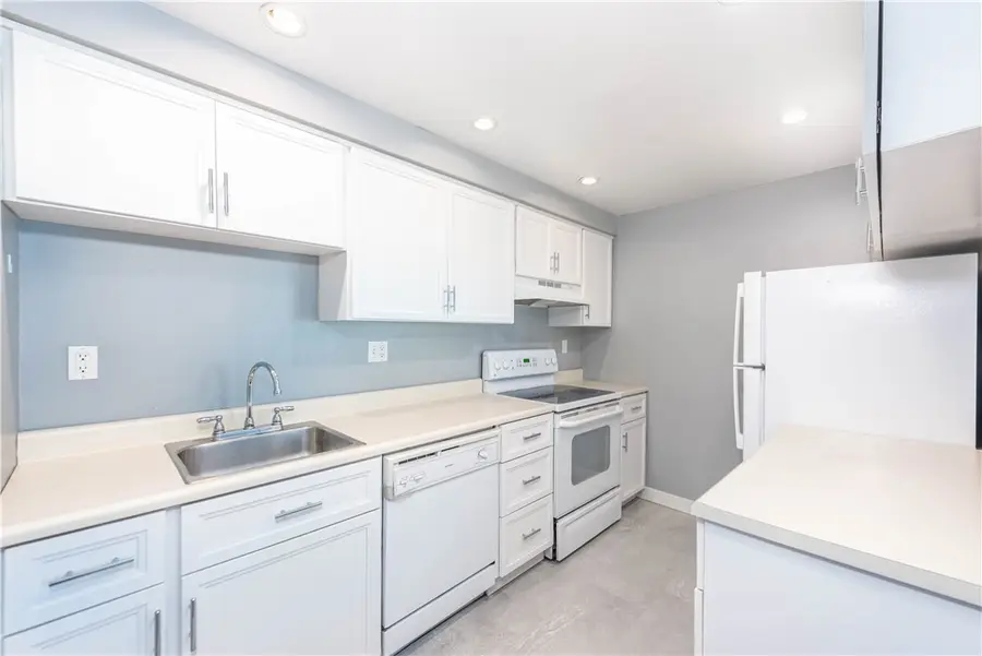 505 Hunters Path Rd #23, Bridgeville, PA 15017 - #2