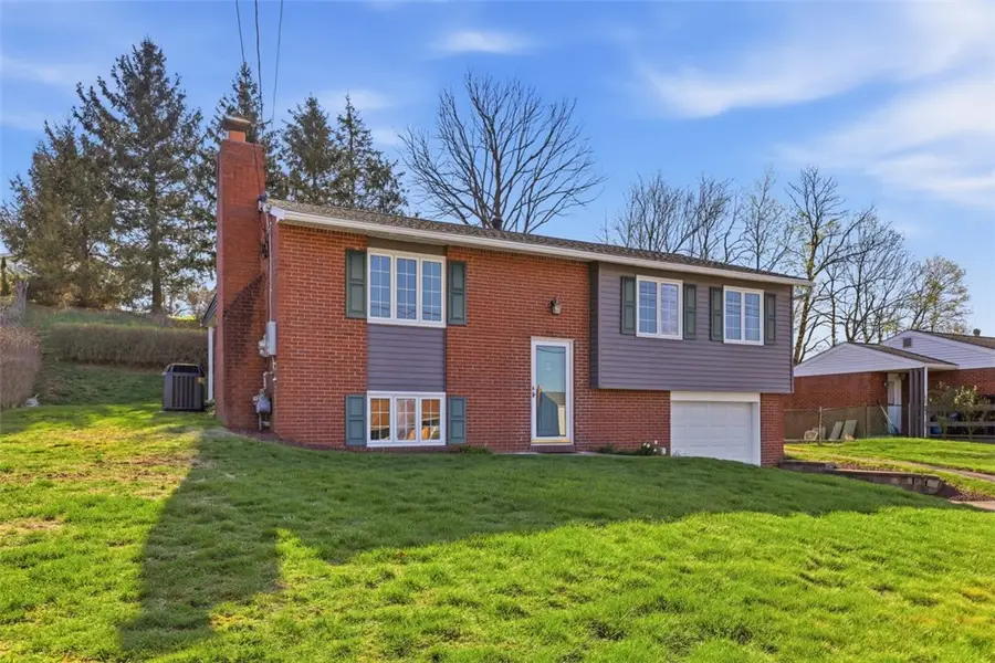 114 Lycoming Dr, Coraopolis, PA 15108 - #2