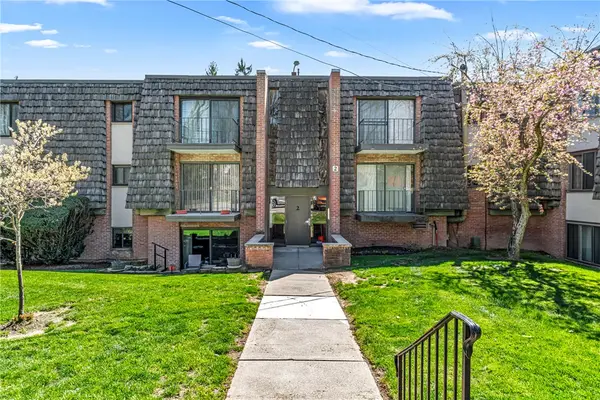 223 Forest Green Drive, Coraopolis, PA 15108