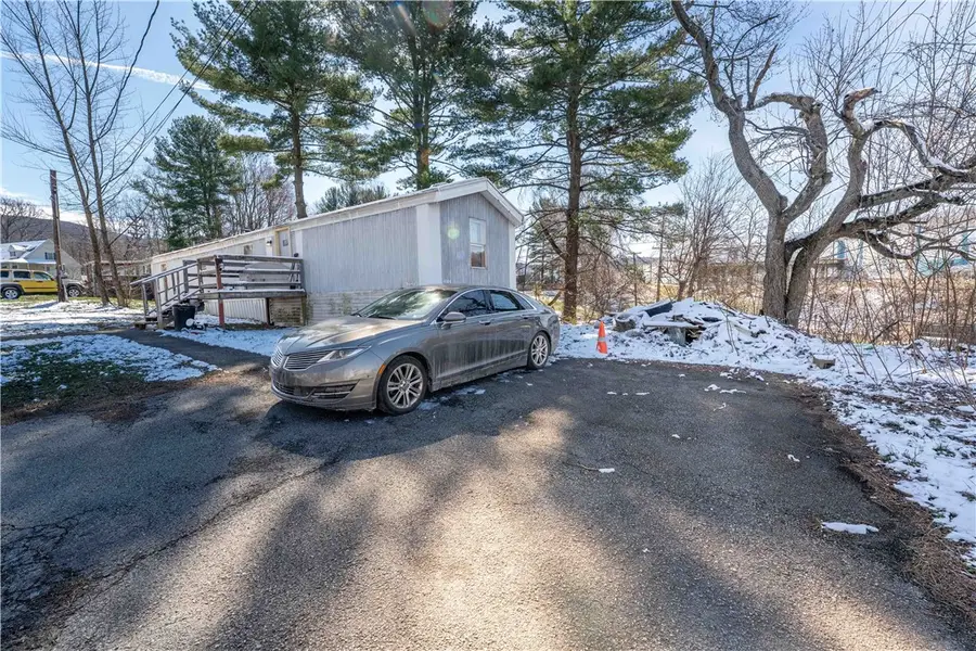 1801 Baldridge Ave, Connellsville, PA 15425 - #2