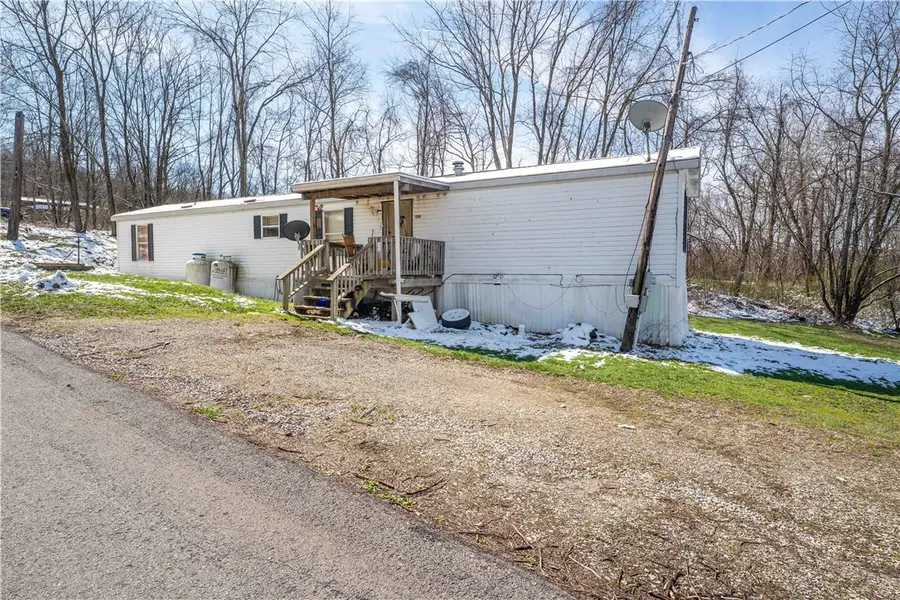 450 Joseph St, Lemont Furnace, PA 15456 - #2