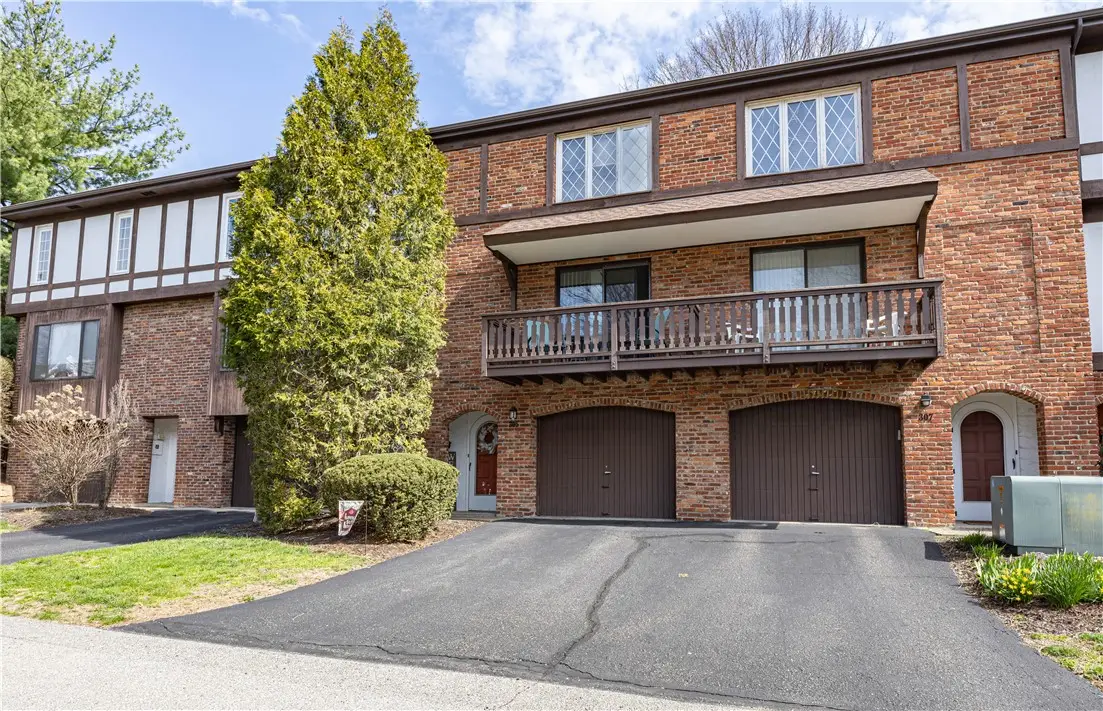 305 Woodbridge Dr, Pittsburgh, PA 15237 - #1