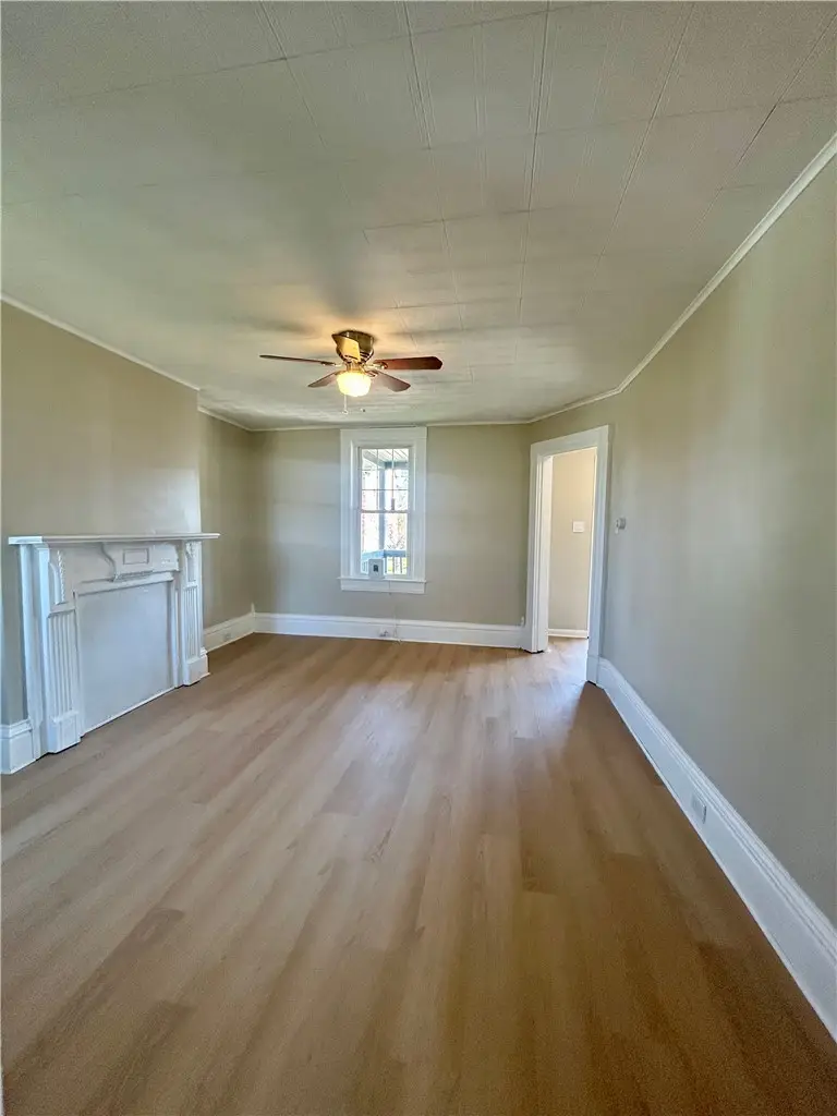 103 Memorial St, Dunbar, PA 15431 - #3