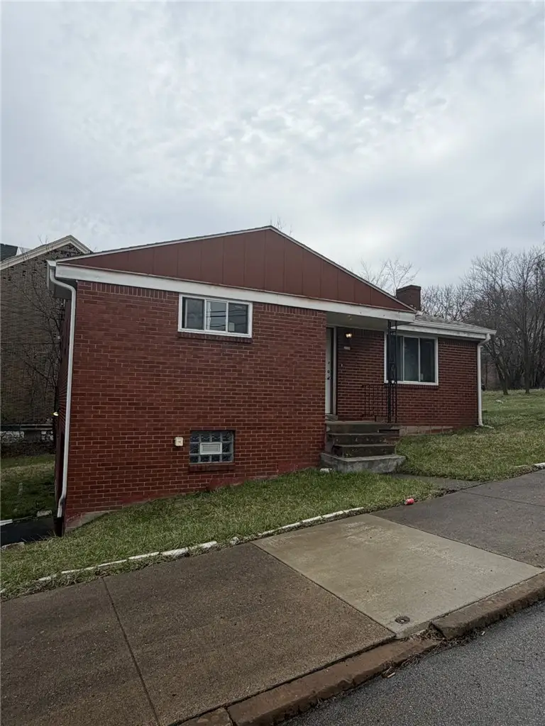 3324 Radcliffe St, Pittsburgh, PA 15204 - #1