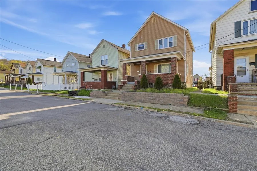 110 13th St, Ellwood City, PA 16117 - #2