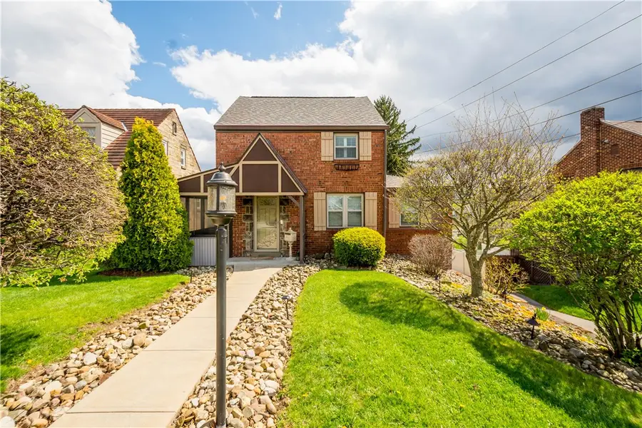 810 Irwin Dr, Pittsburgh, PA 15236 - #2