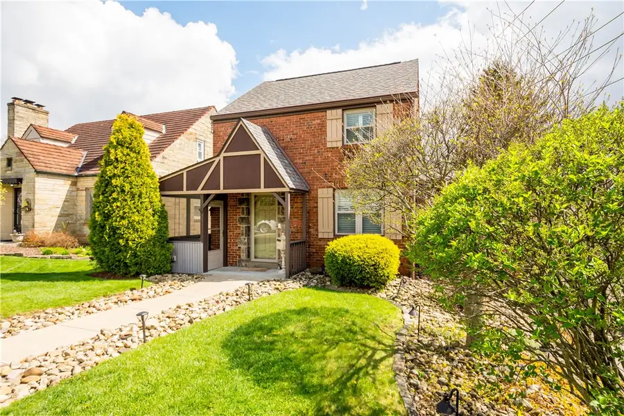 810 Irwin Dr, Pittsburgh, PA 15236 - #3