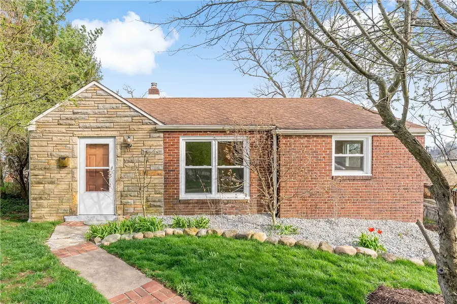 208 Creston Dr, West Mifflin, PA 15122 - #2
