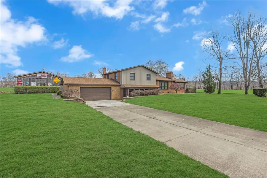 325 Sunnyside Road, New Castle, PA 16102 - #2