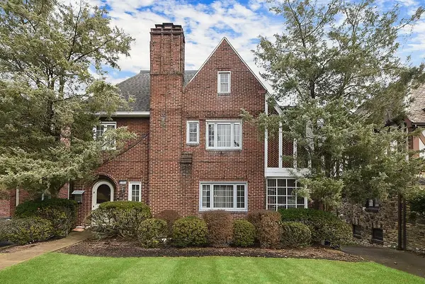 2205 Beechwood Blvd., Squirrel Hill, PA 15217