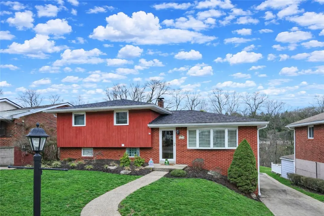 925 Lindenwood Dr, Pittsburgh, PA 15234 - #1