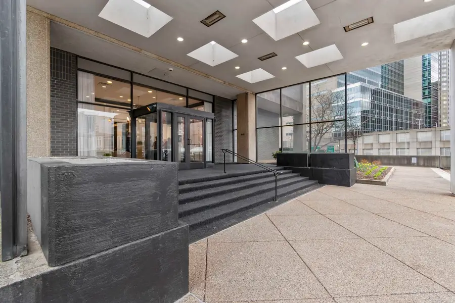 112 Washington Place Place #3D, Pittsburgh, PA 15219 - #2