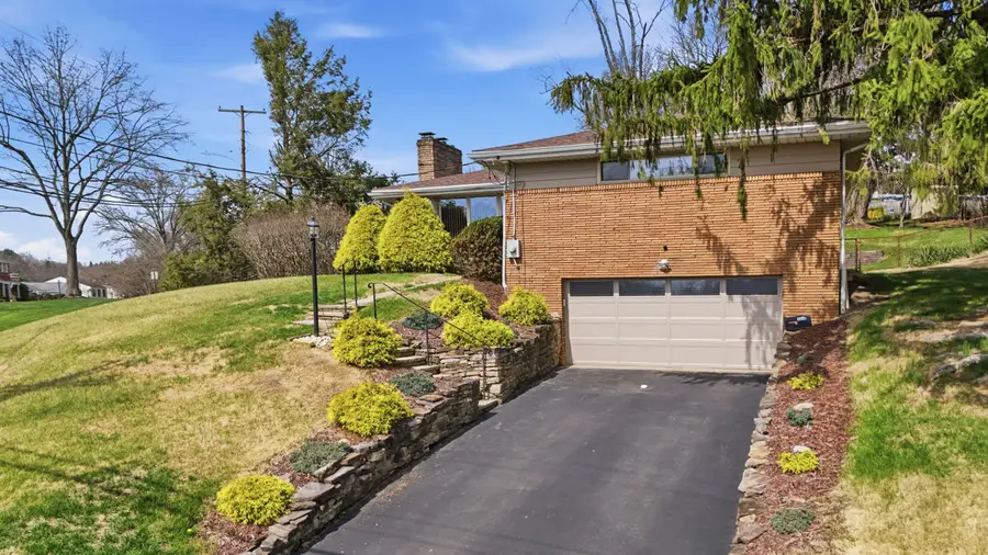 1219 Cocker Drive, Bethel Park, PA 15102 - #2