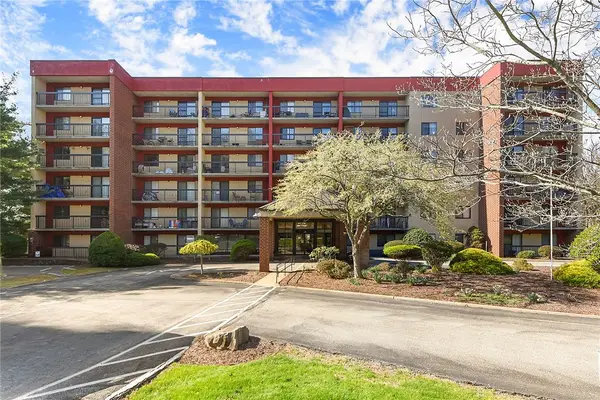 1987 Centurion Dr #L13, Pittsburgh, PA 15221