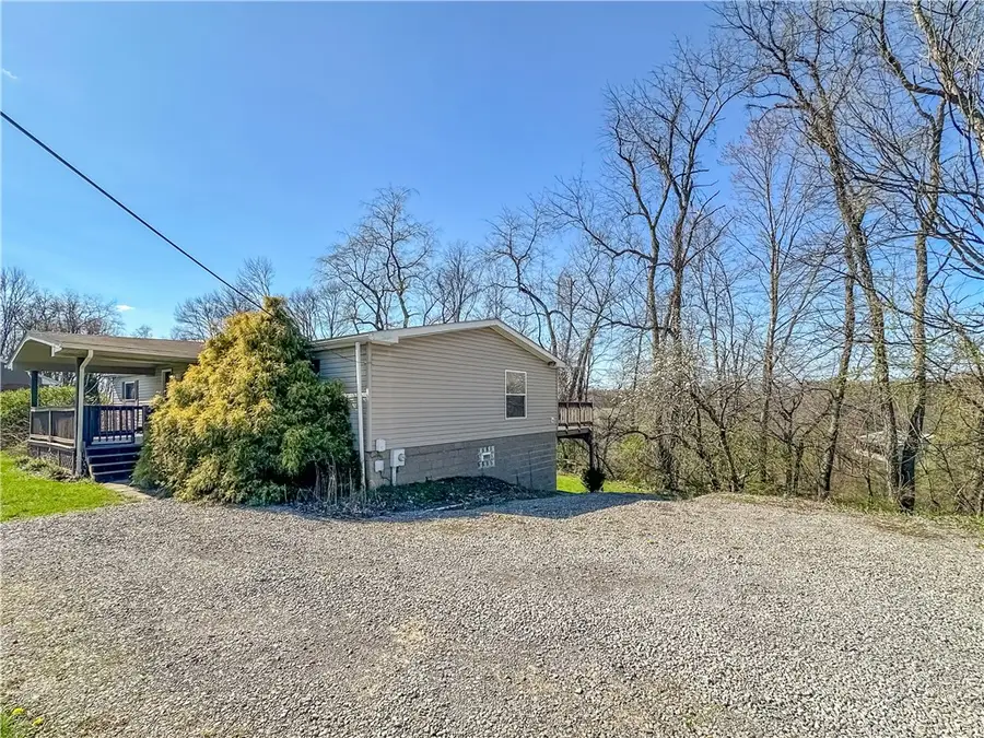 1115 Martin Rd, Tarentum, PA 15084 - #3