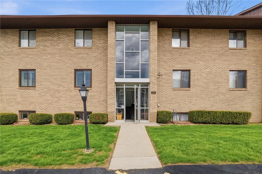 203 Piper Ln, Butler, PA 16001 - #2