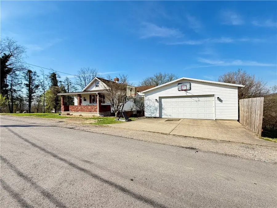 1350 Paradise Ave., Belle Vernon, PA 15012 - #2