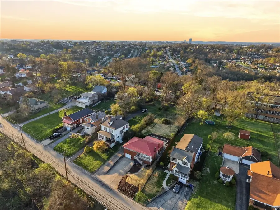 3135 Churchview Ave, Pittsburgh, PA 15227 - #2