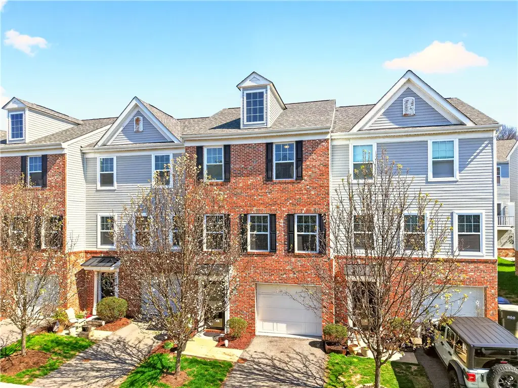 221 Faulk Dr, Warrendale, PA 15086 - #1