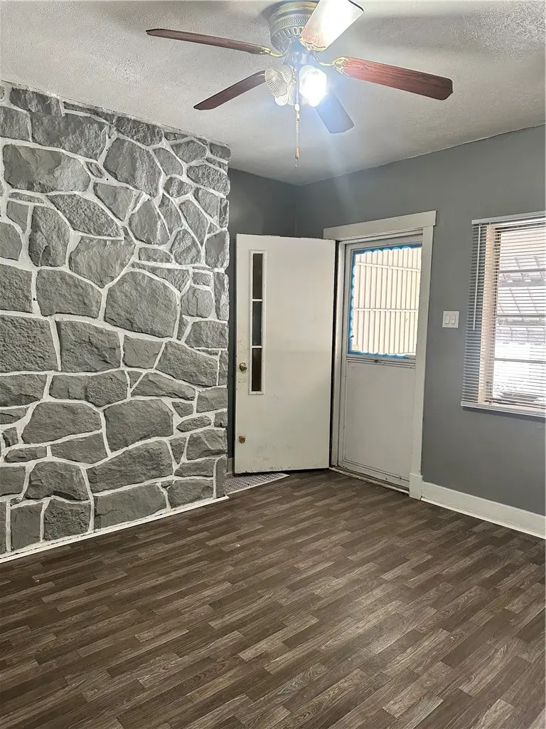 214 Fleet St, Braddock, PA 15104 - #2