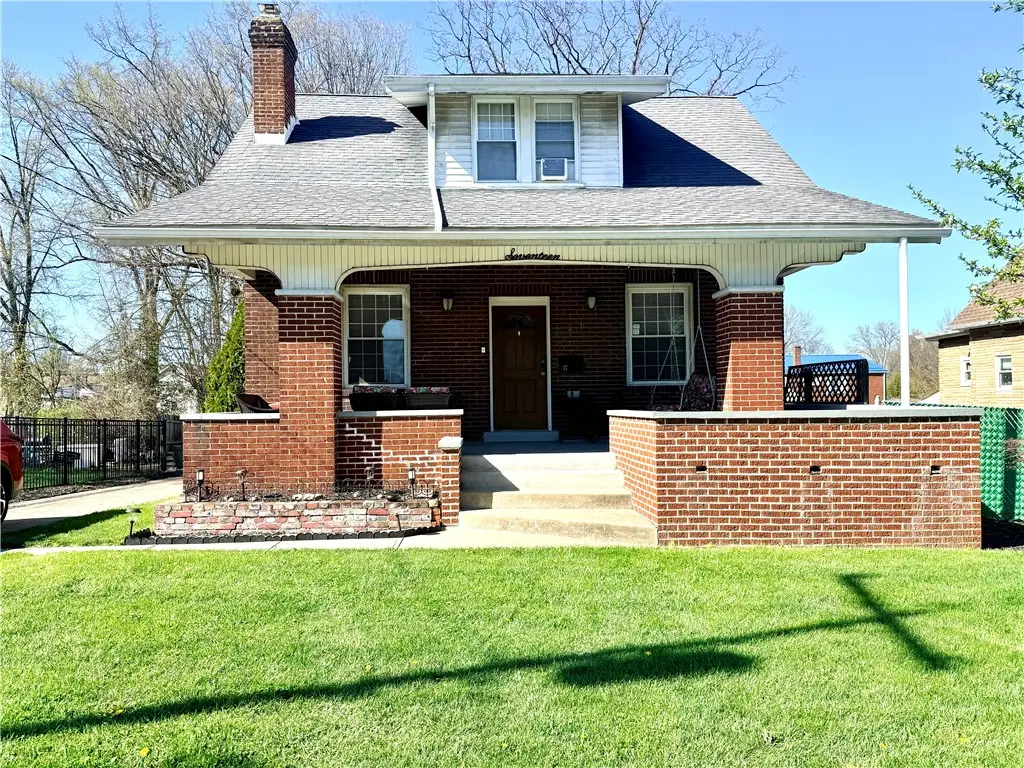 17 S Johnson Rd, Houston, PA 15342 - #1