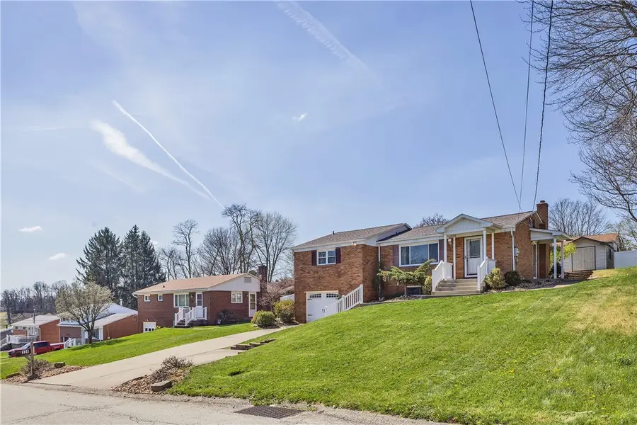 124 Sunrise Dr, Irwin, PA 15642 - #3