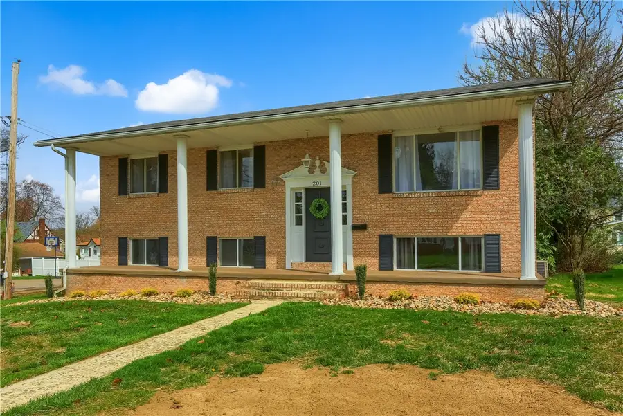 201 E Hazelcroft Ave, New Castle, PA 16105 - #3