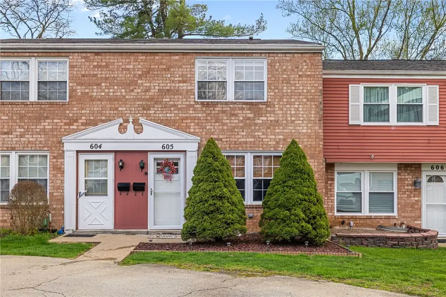 605 Hickory Cir, Canonsburg, PA 15317 - #2