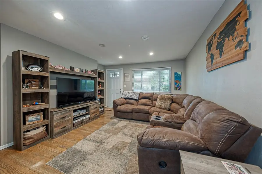 4 Camera Pl, Pittsburgh, PA 15235 - #2