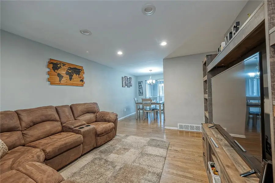 4 Camera Pl, Pittsburgh, PA 15235 - #3