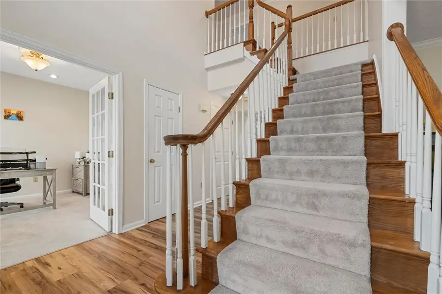 505 Westberry Dr, New Kensington, PA 15068 - #2