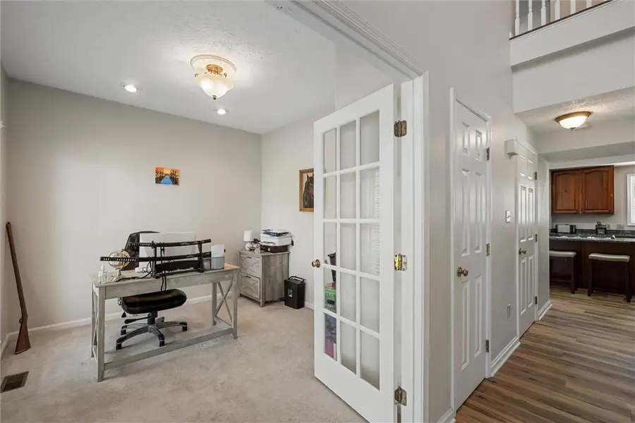 505 Westberry Dr, New Kensington, PA 15068 - #3