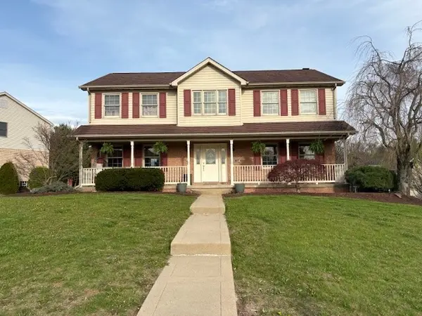 1007 Braemar Dr, Jeannette, PA 15644