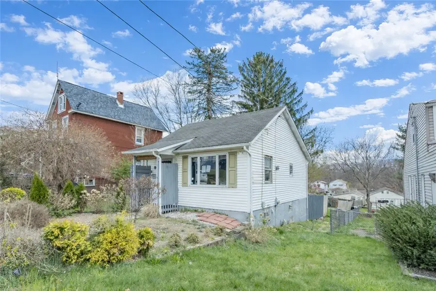 1808 Kensington St, New Kensington, PA 15068 - #3